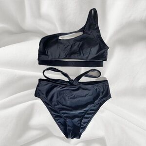 Elegant Black One-Shoulder Bikini Set